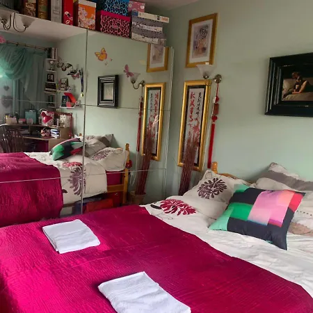 Cosy Room In London Wembley Экстерьер фото
